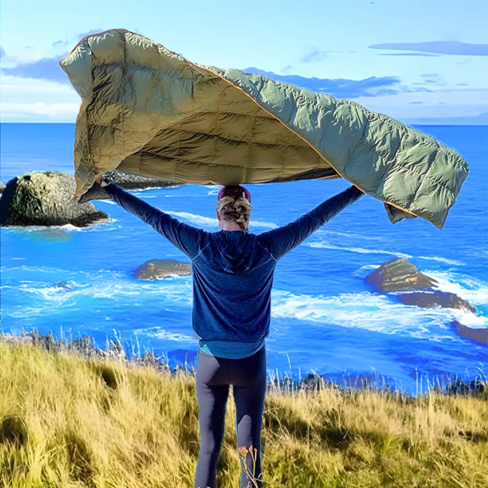 Outdoor Lightweight Down Alternative Puffy Camping Blanket For Hiking